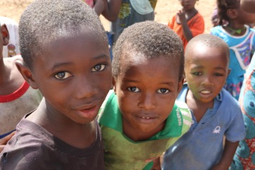 Drama v padajícím letadle a staré náhrobky (Etiopie)