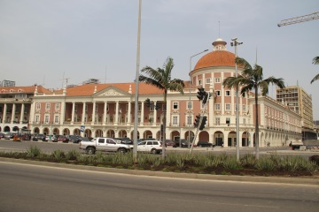 Zatčení v prezidentském paláci - drsné i směšné (Angola)